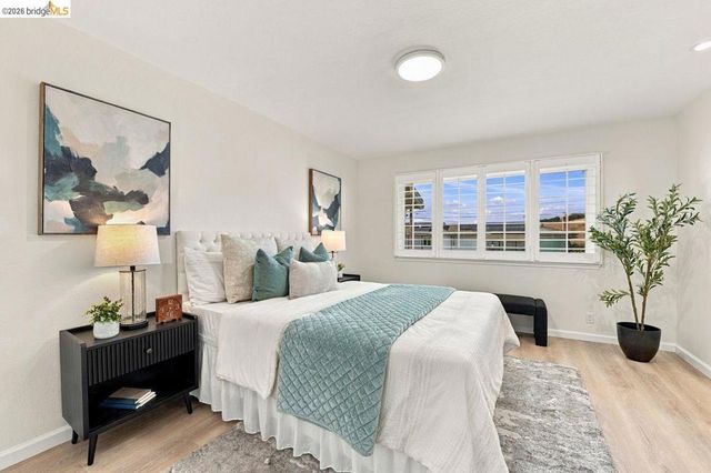 10760 Hellman St, Oakland, CA 94605