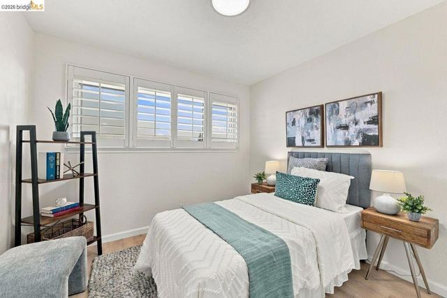 10760 Hellman St, Oakland, CA 94605