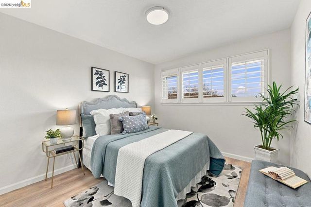 10760 Hellman St, Oakland, CA 94605