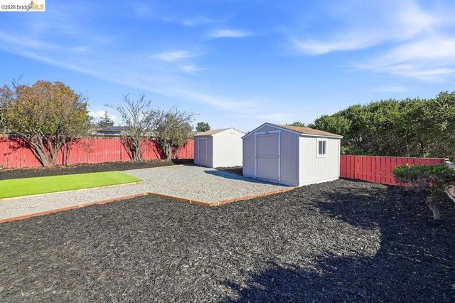 10760 Hellman St, Oakland, CA 94605