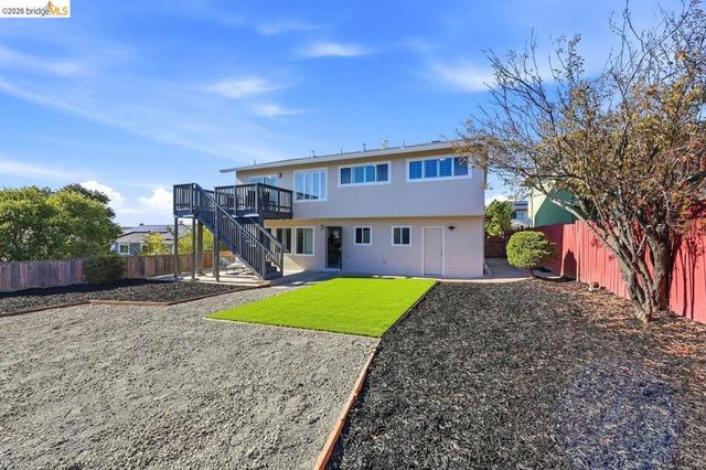 10760 Hellman St, Oakland, CA 94605