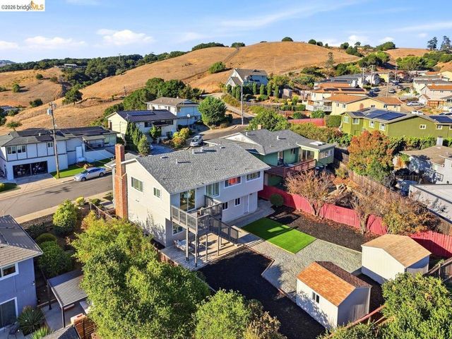 10760 Hellman St, Oakland, CA 94605