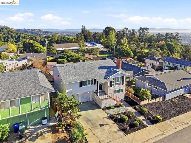 10760 Hellman St, Oakland, CA 94605