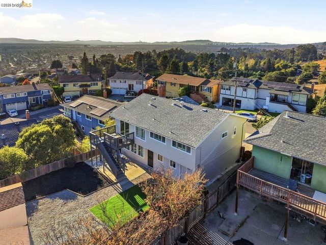 10760 Hellman St, Oakland, CA 94605