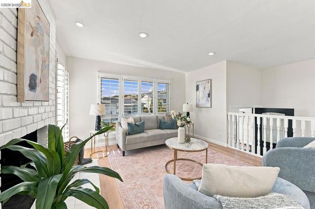 10760 Hellman St, Oakland, CA 94605