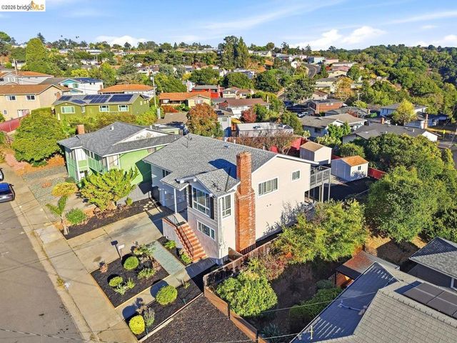 10760 Hellman St, Oakland, CA 94605