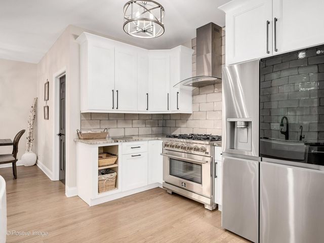 324 Turnberry Lane, Glen Ellyn, IL 60137