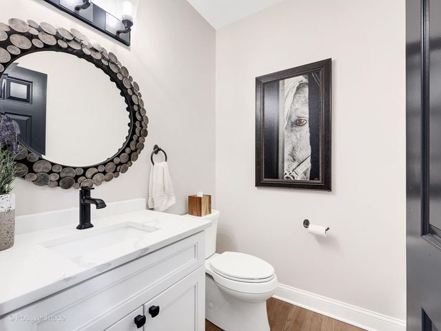 324 Turnberry Lane, Glen Ellyn, IL 60137
