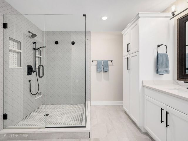 324 Turnberry Lane, Glen Ellyn, IL 60137