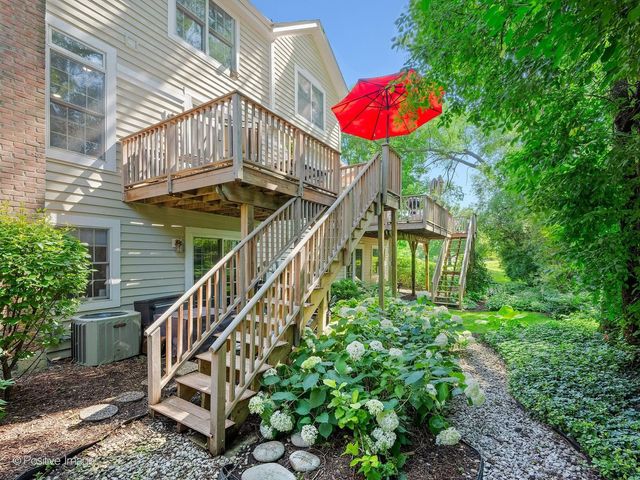 324 Turnberry Lane, Glen Ellyn, IL 60137