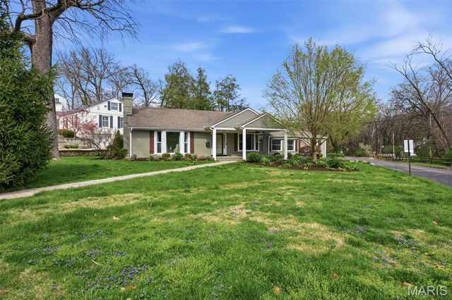 1055 Warson Woods Drive, Warson Woods, MO 63122