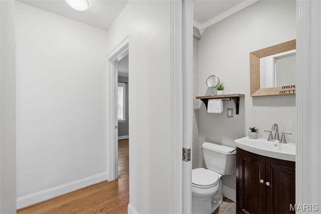 1055 Warson Woods Drive, Warson Woods, MO 63122