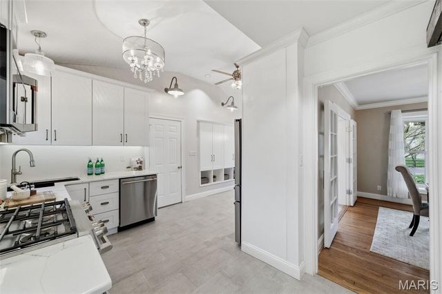 1055 Warson Woods Drive, Warson Woods, MO 63122