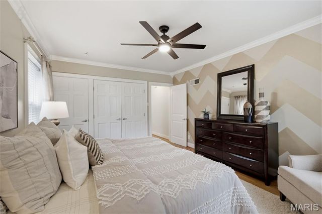 1055 Warson Woods Drive, Warson Woods, MO 63122