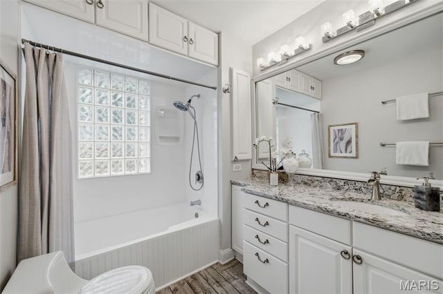 1055 Warson Woods Drive, Warson Woods, MO 63122