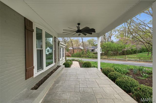 1055 Warson Woods Drive, Warson Woods, MO 63122