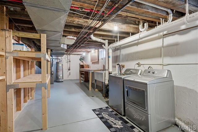 1055 Warson Woods Drive, Warson Woods, MO 63122