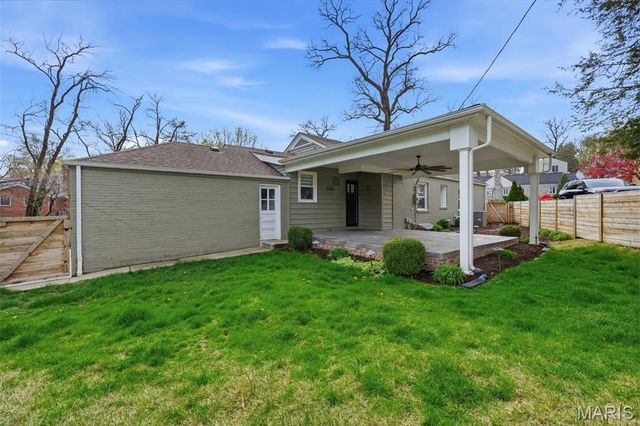 1055 Warson Woods Drive, Warson Woods, MO 63122