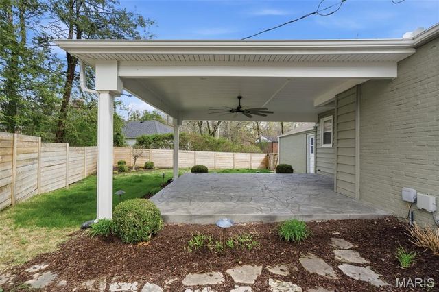 1055 Warson Woods Drive, Warson Woods, MO 63122