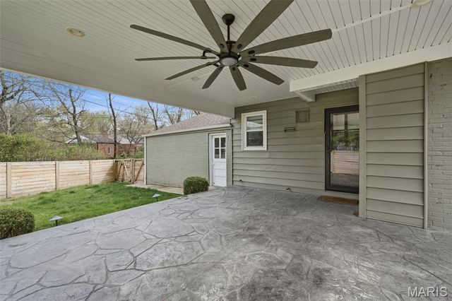 1055 Warson Woods Drive, Warson Woods, MO 63122