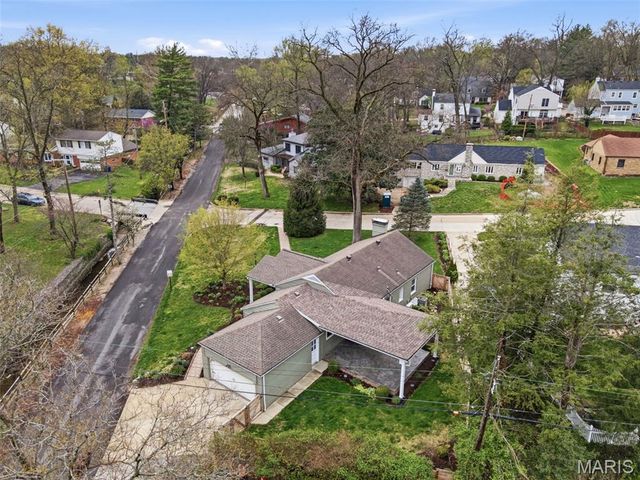 1055 Warson Woods Drive, Warson Woods, MO 63122