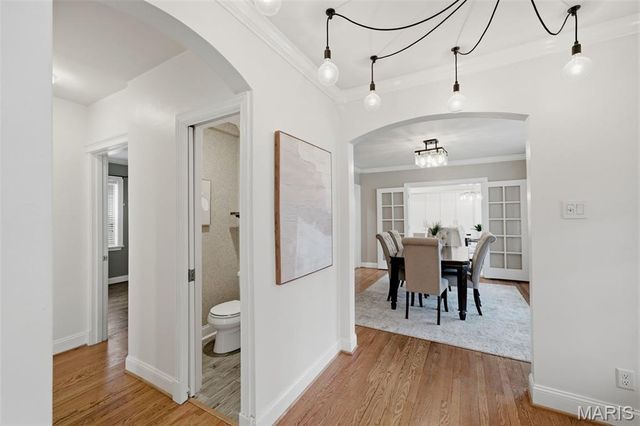 1055 Warson Woods Drive, Warson Woods, MO 63122