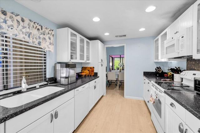 72303 Sommerset Drive, Palm Desert, CA 92260