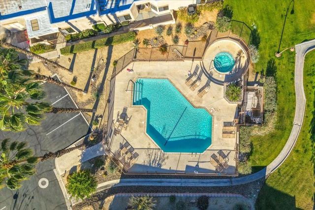 72303 Sommerset Drive, Palm Desert, CA 92260