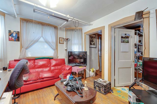 2051 N Kilbourn Avenue, Chicago, IL 60639