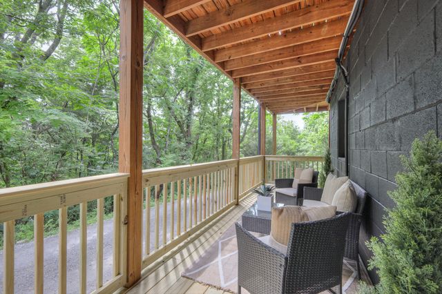 2676 Thompson Station Rd, E, Thompsons Station, TN 37179