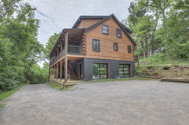 2676 Thompson Station Rd, E, Thompsons Station, TN 37179