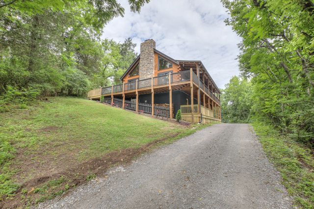 2676 Thompson Station Rd, E, Thompsons Station, TN 37179
