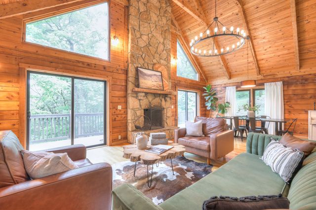 2676 Thompson Station Rd, E, Thompsons Station, TN 37179
