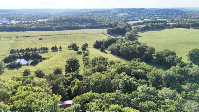 2676 Thompson Station Rd, E, Thompsons Station, TN 37179