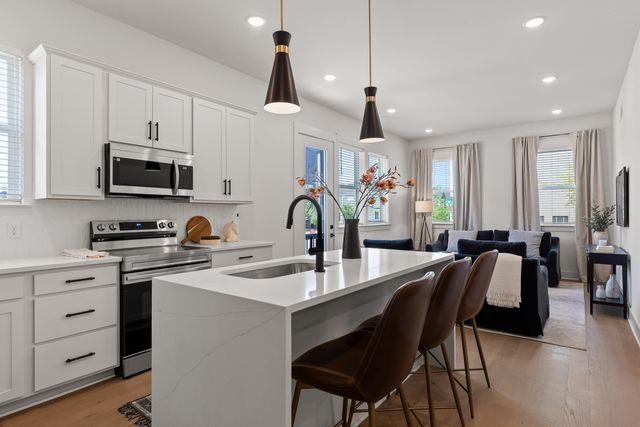 1776 S Watkins Street 204, Chattanooga, TN 37404