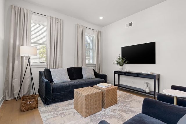1776 S Watkins Street 204, Chattanooga, TN 37404
