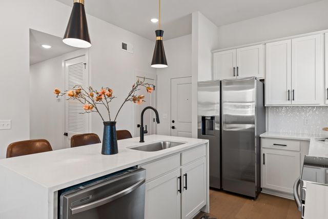 1776 S Watkins Street 204, Chattanooga, TN 37404