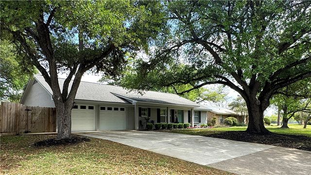 3811 CARTER CREEK, Bryan, TX 77802