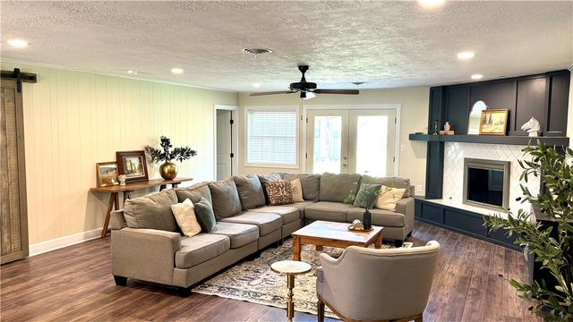 3811 CARTER CREEK, Bryan, TX 77802