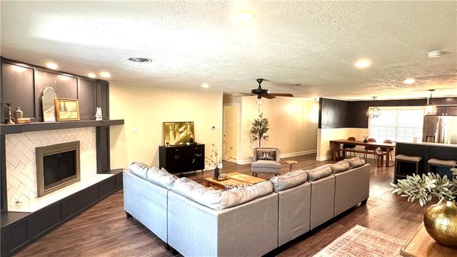 3811 CARTER CREEK, Bryan, TX 77802