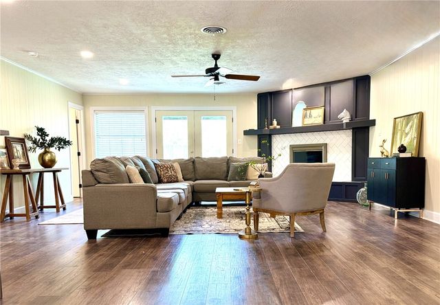 3811 CARTER CREEK, Bryan, TX 77802