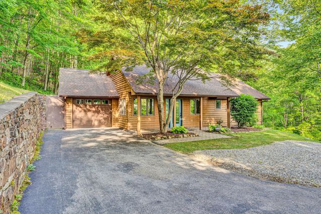 8757 Bent Mountain RD, Roanoke, VA 24018