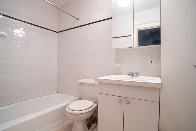 205 W 57th St Apt 11BC, New York City, NY 10019