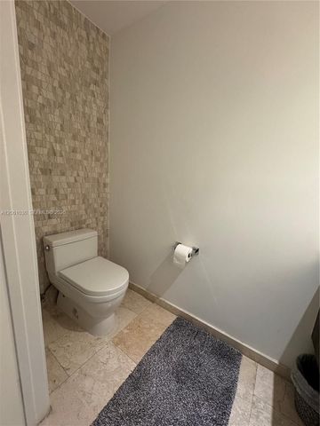 88 SW 7th Street 805, Miami, FL 33130