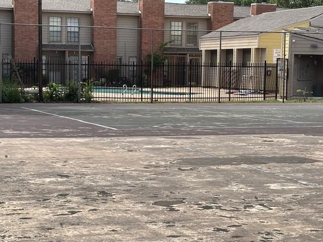 10501 South Drive 246, Houston, TX 77099