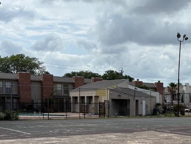 10501 South Drive 246, Houston, TX 77099