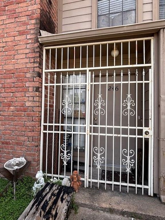 10501 South Drive 246, Houston, TX 77099