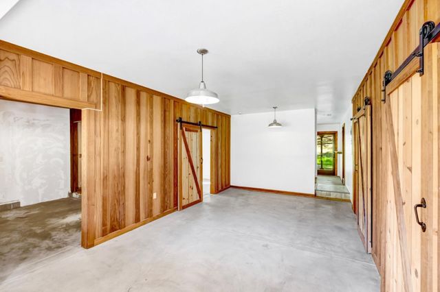 42250 Carmel Valley Road, Greenfield, CA 93927