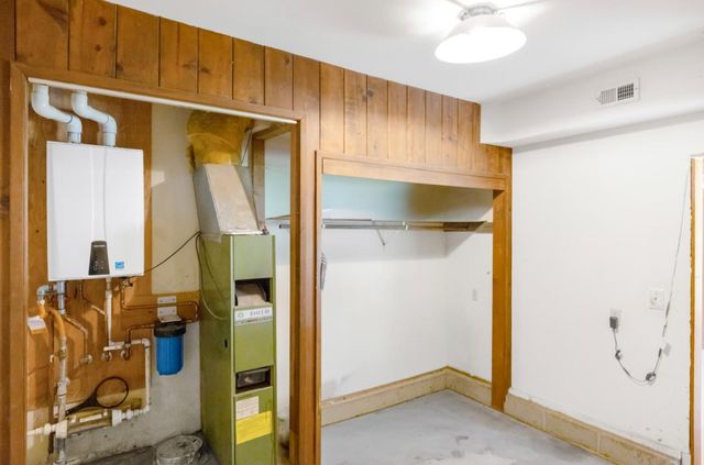 42250 Carmel Valley Road, Greenfield, CA 93927