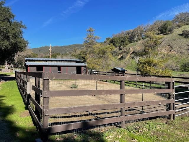 42250 Carmel Valley Road, Greenfield, CA 93927